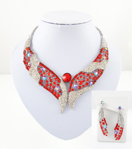 Elegant red necklace