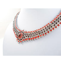 Red star necklace