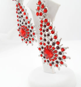 Red star necklace
