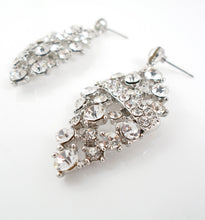 Sparkling grey necklace