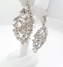 Sparkling silver necklace