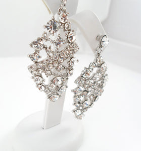 Sparkling grey necklace