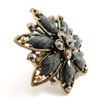 Statement ring - grey