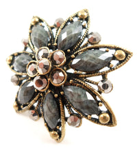 Statement ring - grey