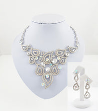 Stunning silver necklace