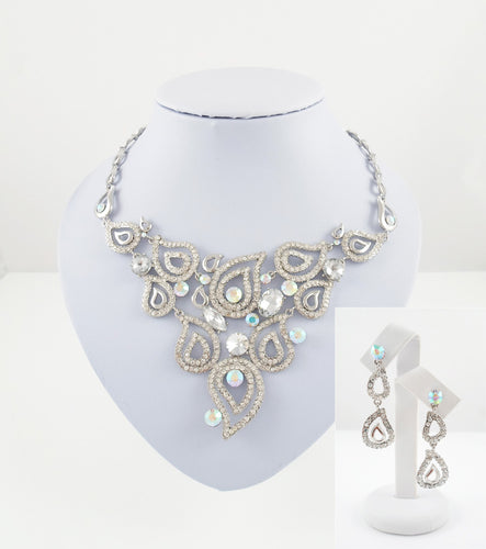 Stunning silver necklace