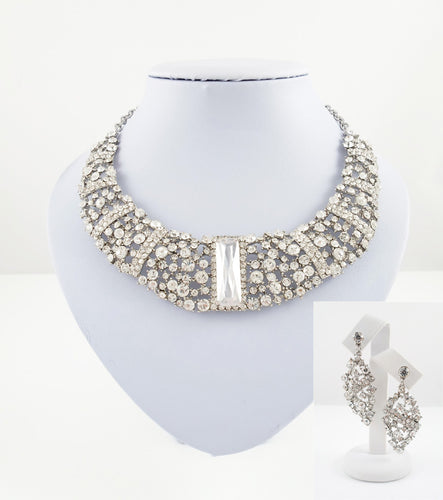 Sparkling silver necklace